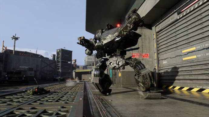 Avatar : Frontiers of Pandora : une installation militaire avec un énorme robot artificiel posant avec ses armes préparées.